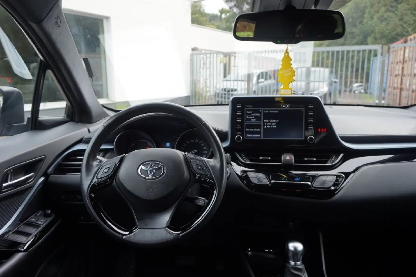 Toyota C-HR 1.8L Standheizung AHK