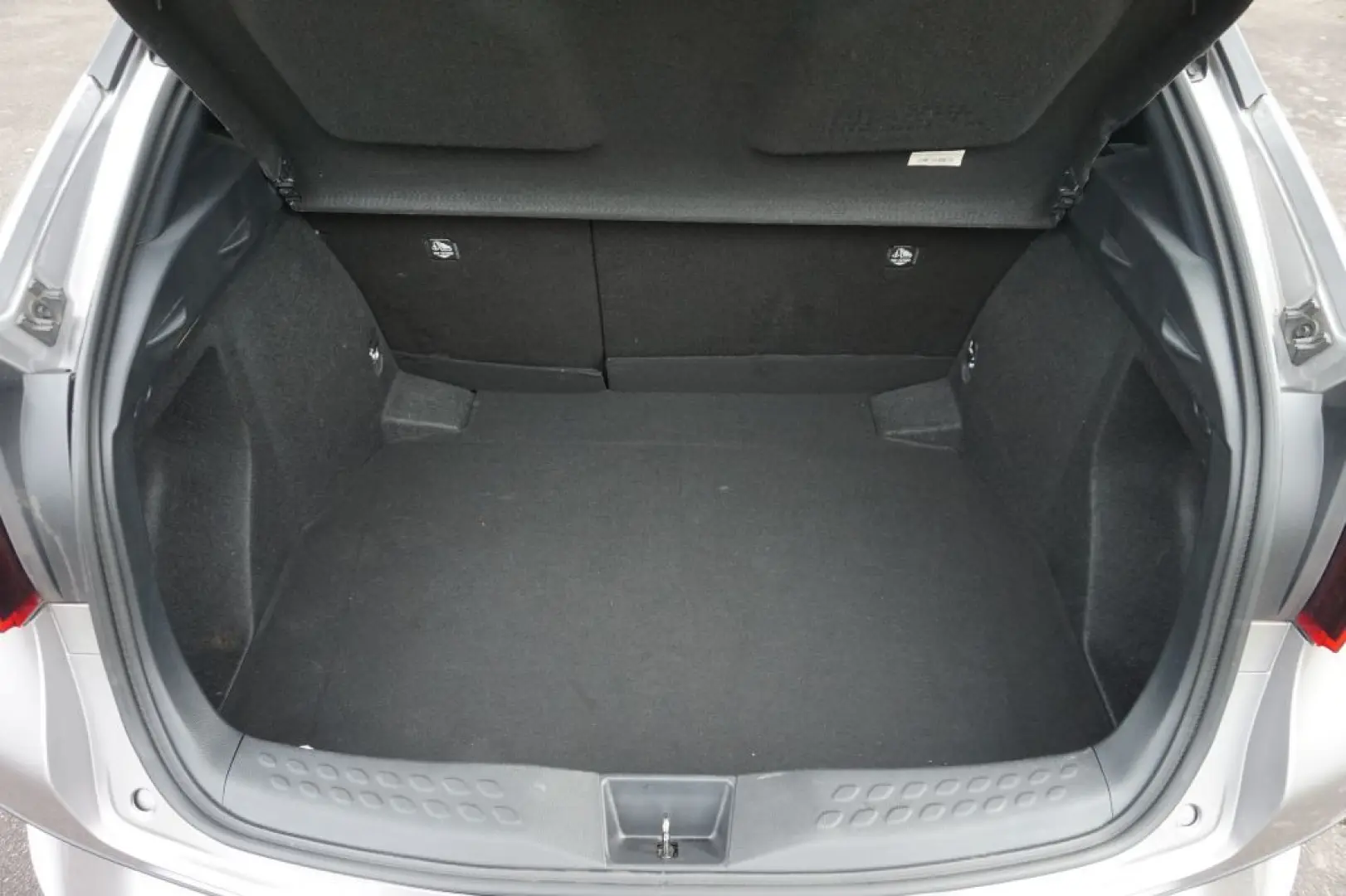 Toyota C-HR 1.8L Standheizung AHK