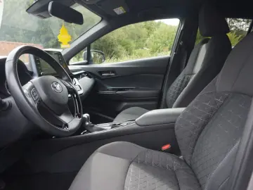 Toyota C-HR 1.8L Standheizung AHK