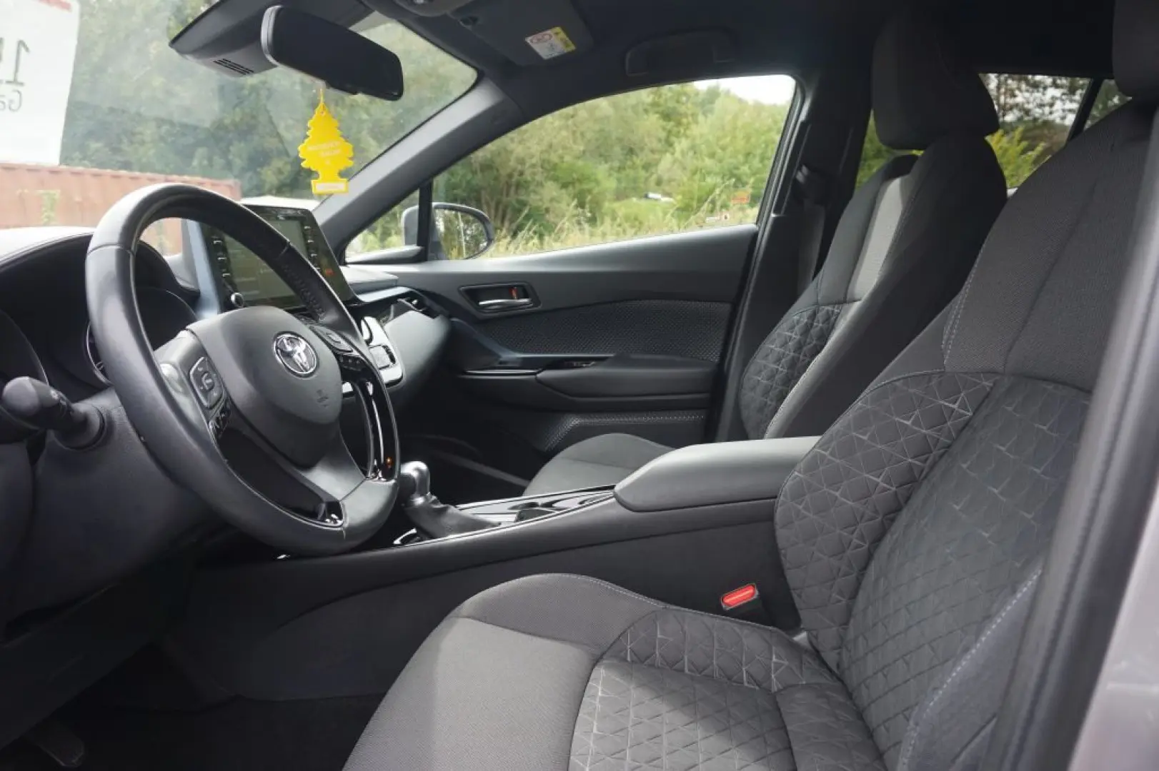 Toyota C-HR 1.8L Standheizung AHK