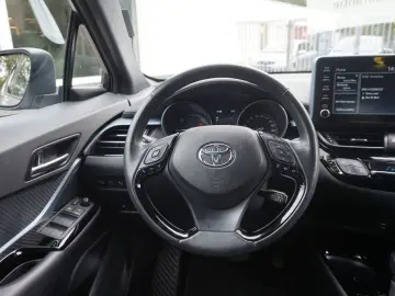 Toyota C-HR 1.8L Standheizung AHK
