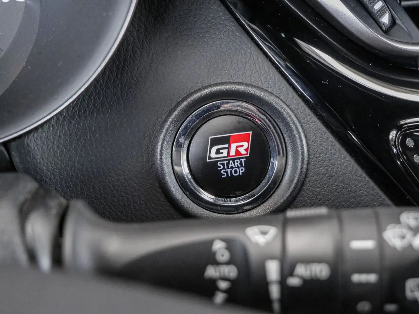 C-HR HYBRID GR Sport PDC SHZ KAMERA NAVI ACC LED