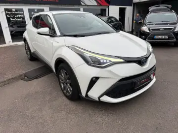 C-HR Hybrid Lounge