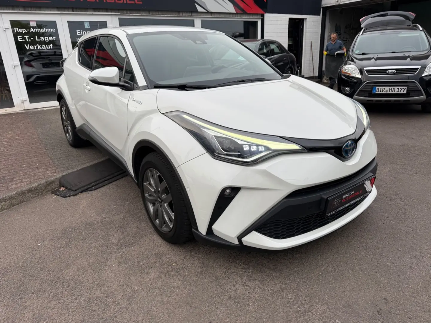 C-HR Hybrid Lounge