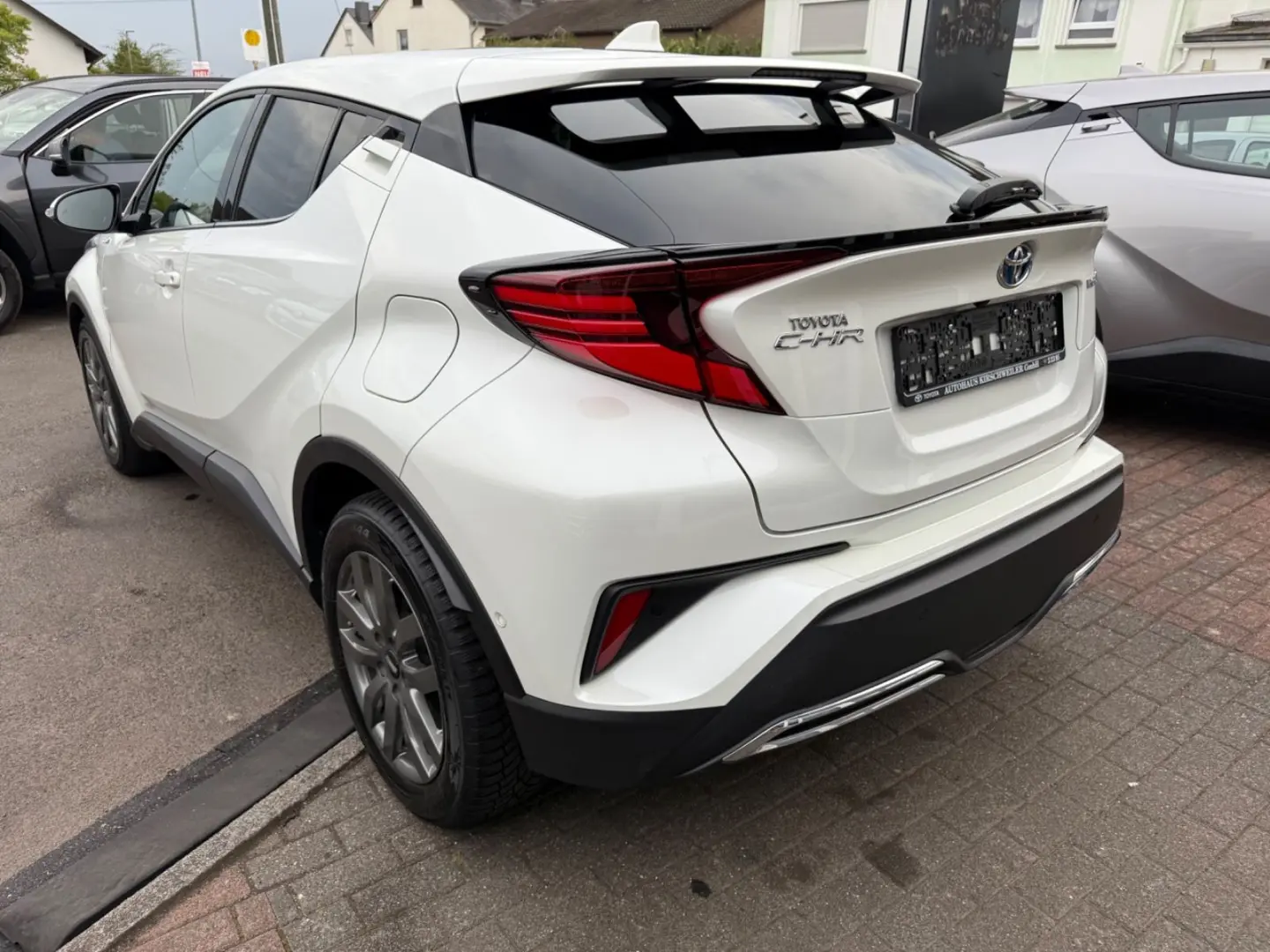 C-HR Hybrid Lounge