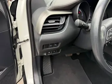 C-HR Hybrid Lounge