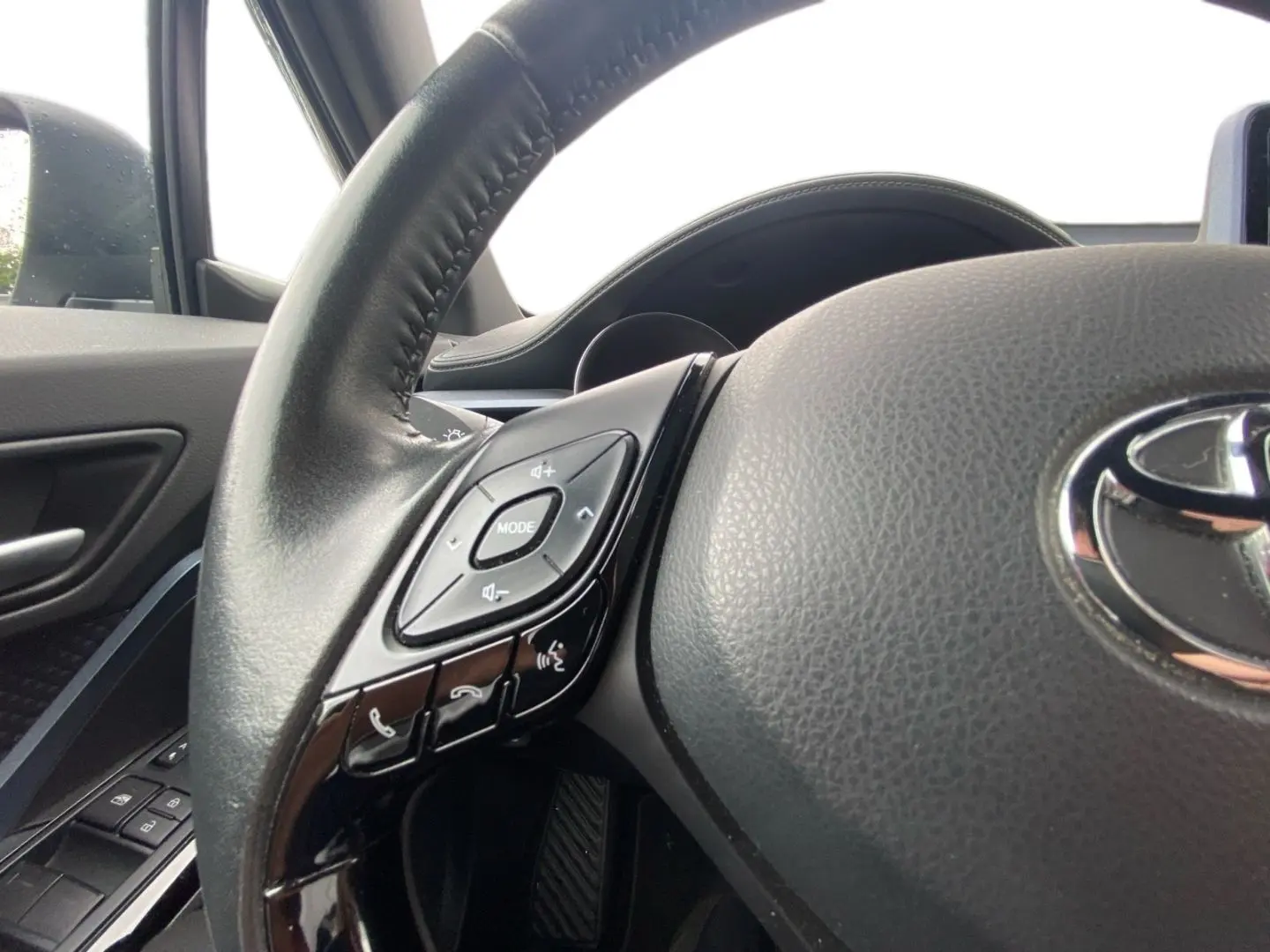 C-HR 2.0 Hybrid Team D  LED ACC CAM CarPlay PDC