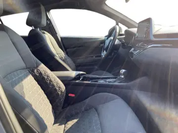 C-HR 1.8 Hybrid Team D  LED ACC Kamera Navi SHZ