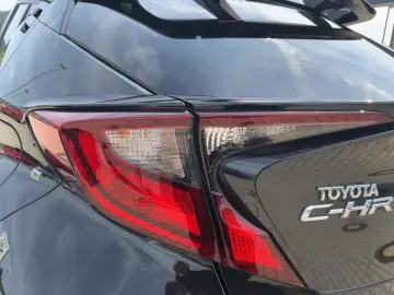 C-HR 2.0 Hybrid TEAM D LED NAV ACC SHZ RFK MFL
