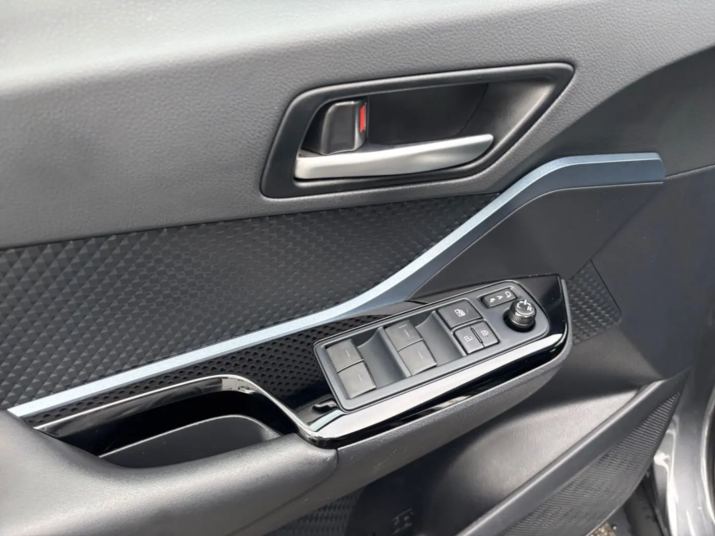 C-HR 2.0 Hybrid Team D  LED ACC CarPlay CAM SHZ