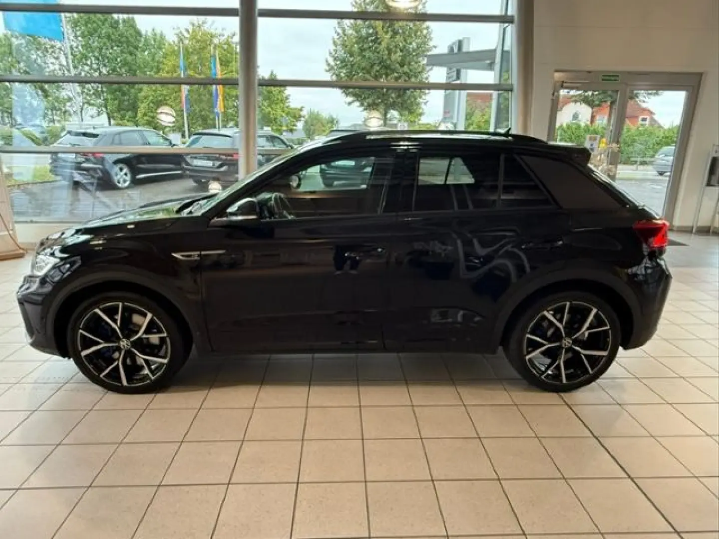T-Roc 2 0 TSI DSG R 4M. LED AKRAPOVIC 19  DCC