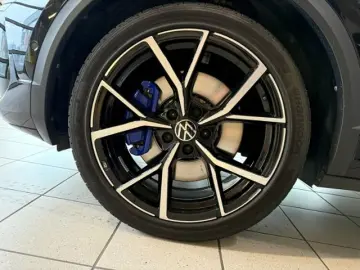 T-Roc 2 0 TSI DSG R 4M. LED AKRAPOVIC 19  DCC
