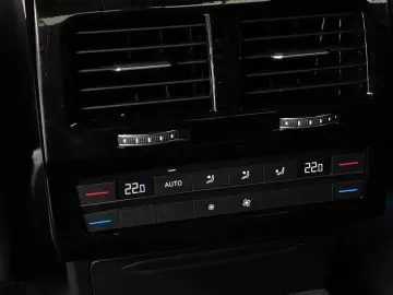 Touareg R 4Motion eHybrid 462hp Innovation  VAT