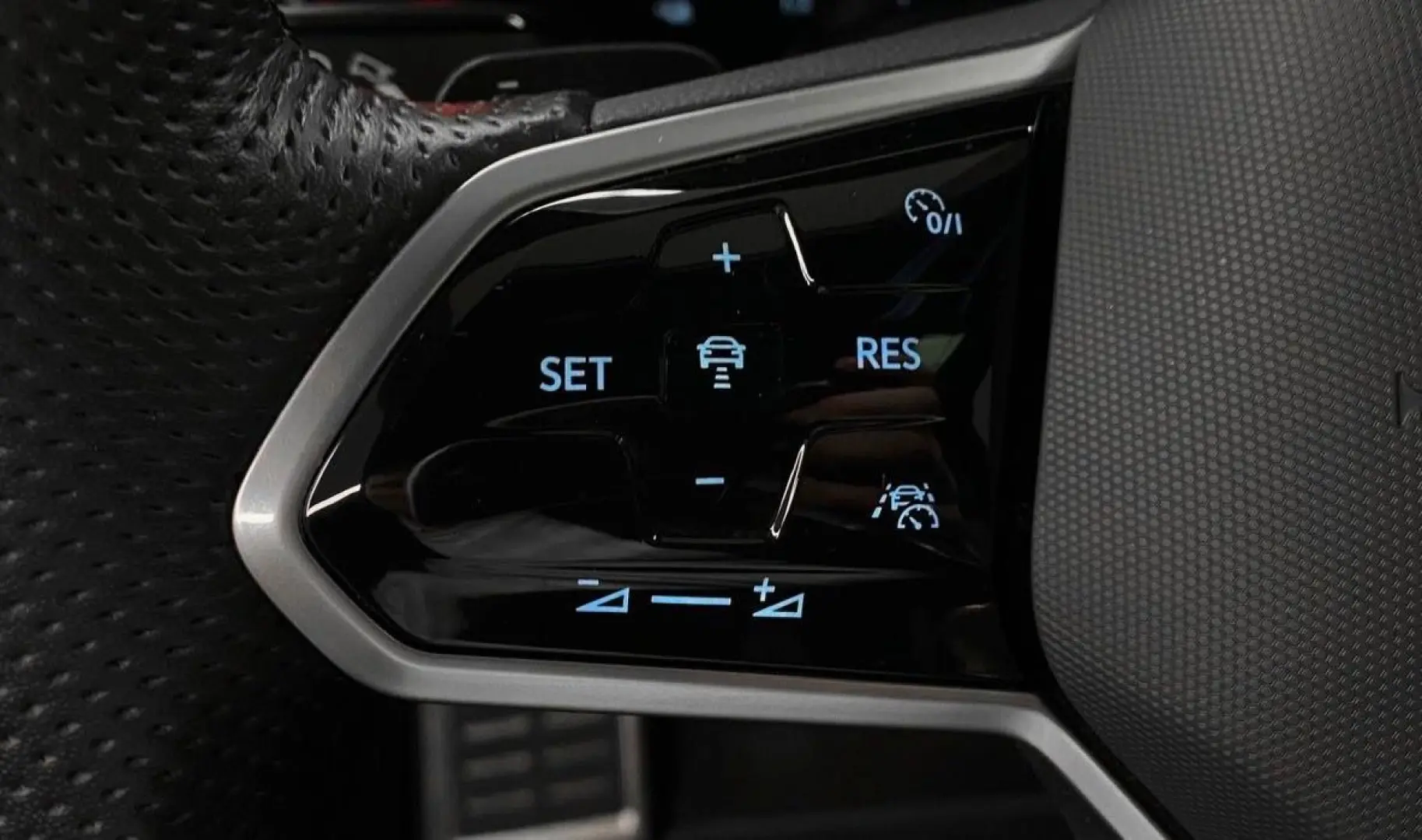Touareg R 4Motion eHybrid 462hp Innovation  VAT
