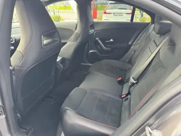MERCEDES-BENZ CLA 220 4 MATIC