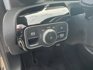 MERCEDES-BENZ CLA 220 4 MATIC