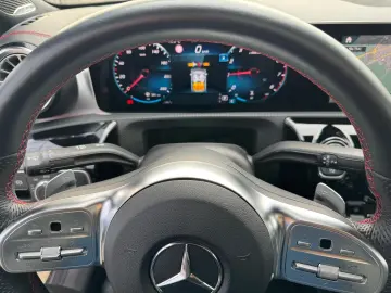 MERCEDES-BENZ CLA 220 4 MATIC