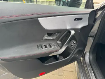 MERCEDES-BENZ CLA 220 4 MATIC