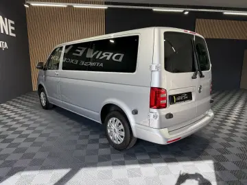 VW Caravelle DSG Lang Comfortline Bus