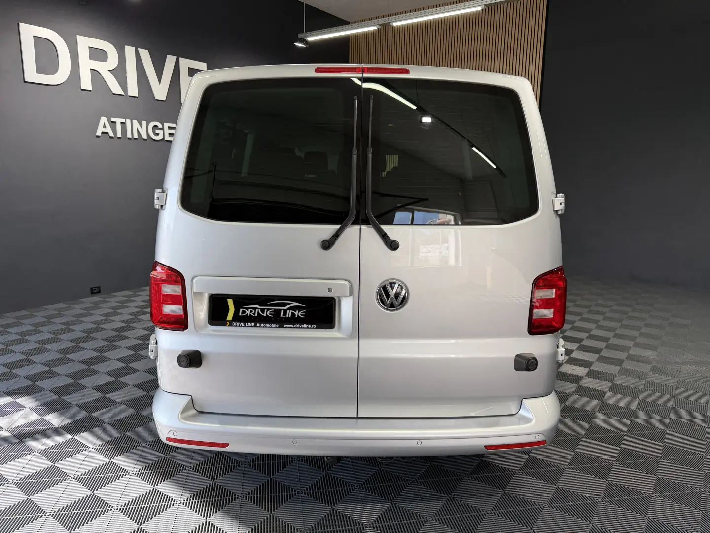 VW Caravelle DSG Lang Comfortline Bus