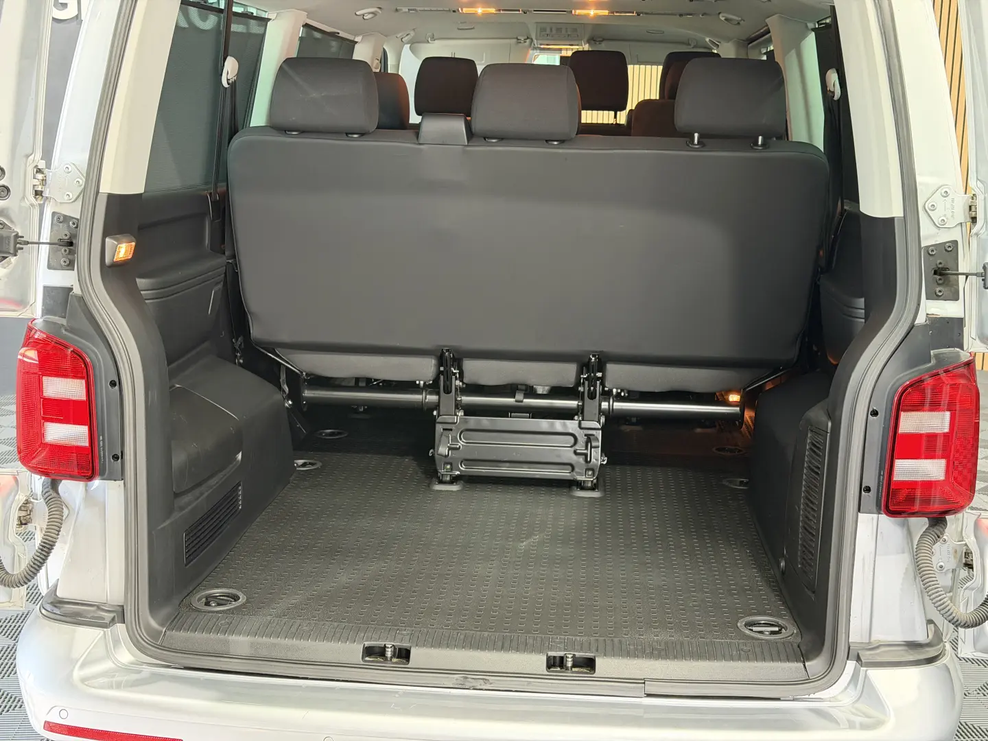 VW Caravelle DSG Lang Comfortline Bus