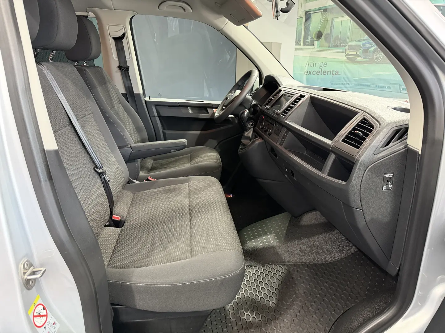 VW Caravelle DSG Lang Comfortline Bus