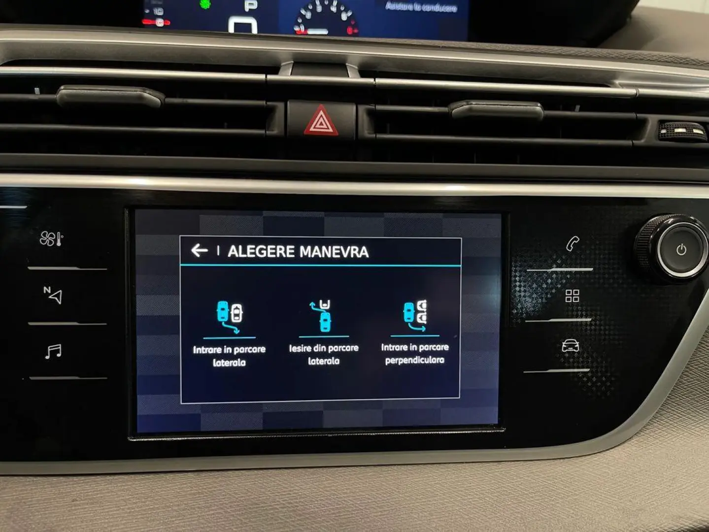 Citroen C4_GRAND_SPACE_TOURER