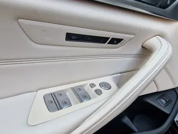 BMW SERIA 5 518d Luxury Line 150cp 2022