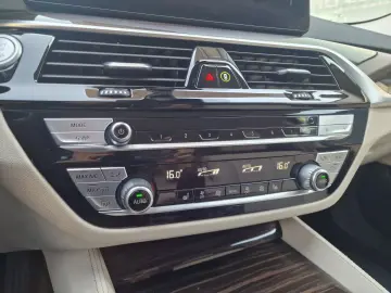 BMW SERIA 5 518d Luxury Line 150cp 2022