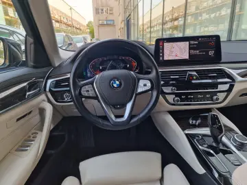 BMW SERIA 5 518d Luxury Line 150cp 2022