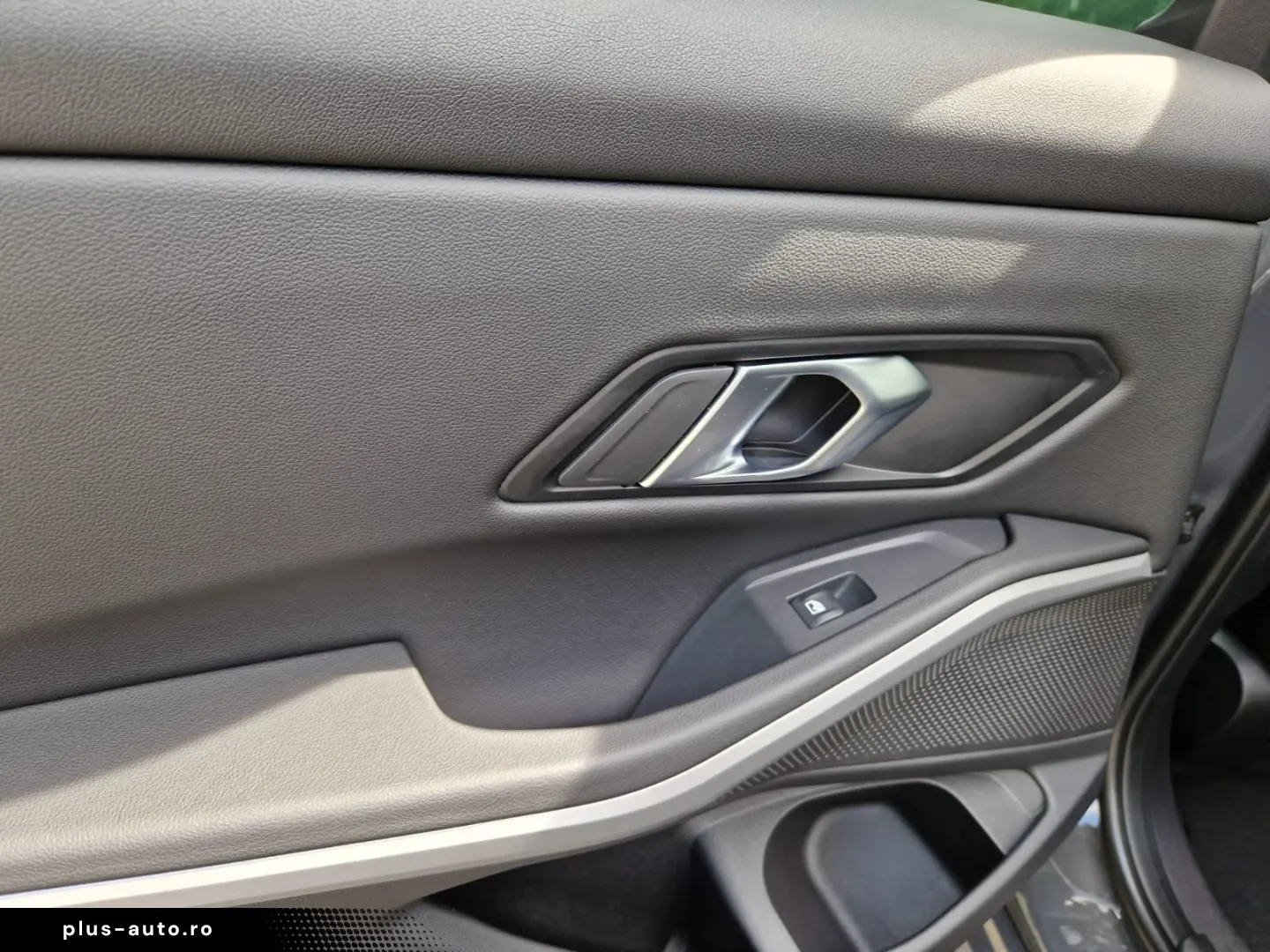 BMW SERIA 3 320e Business - Hybrid - Automatic - 163 CP