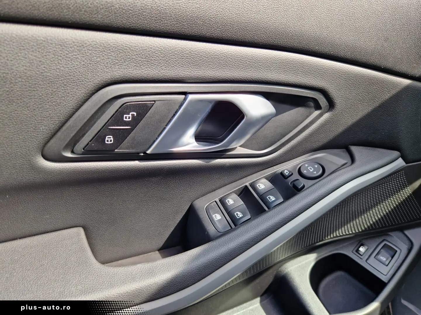 BMW SERIA 3 320e Business - Hybrid - Automatic - 163 CP