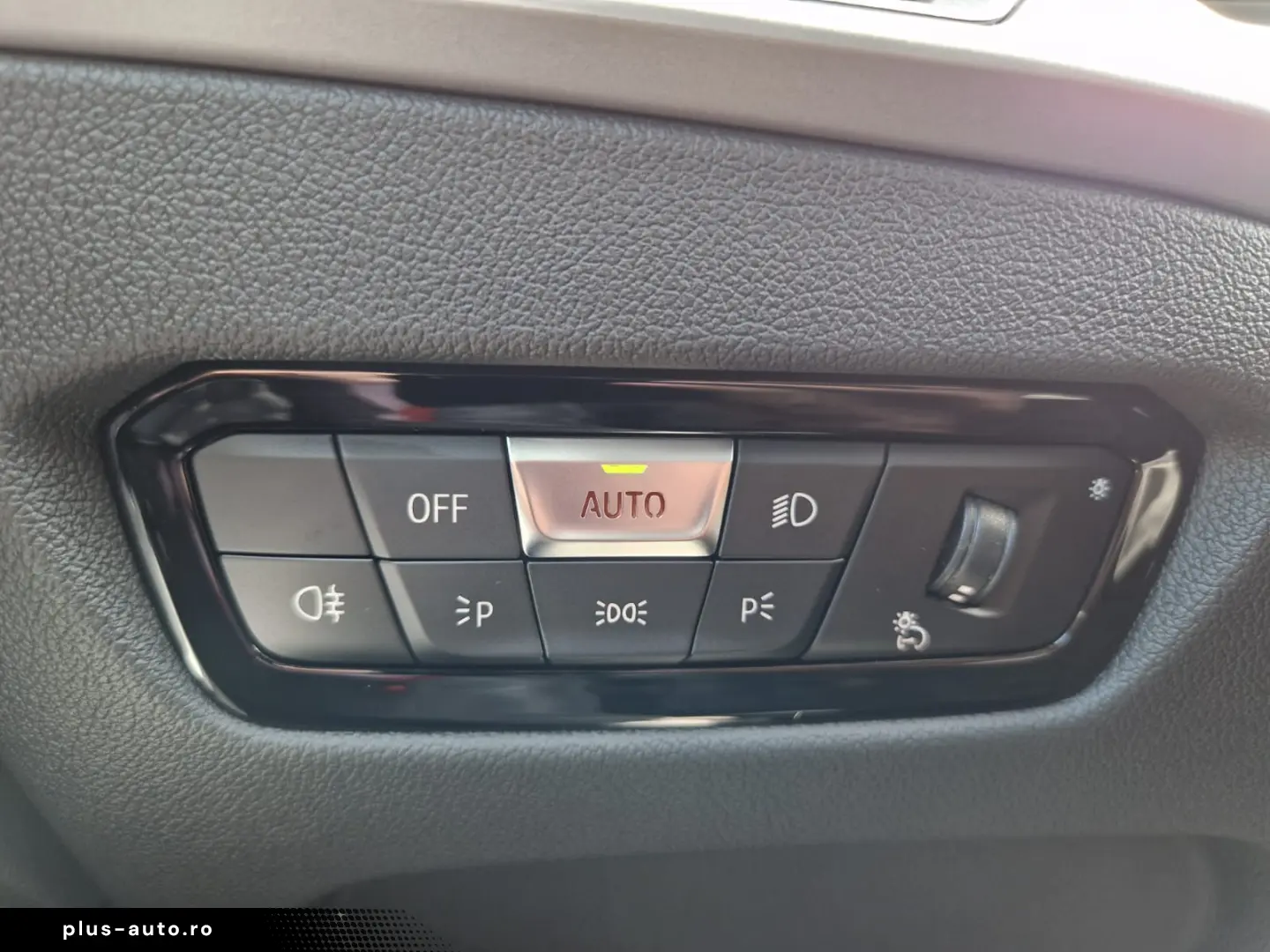 BMW SERIA 3 320e Business - Hybrid - Automatic - 163 CP