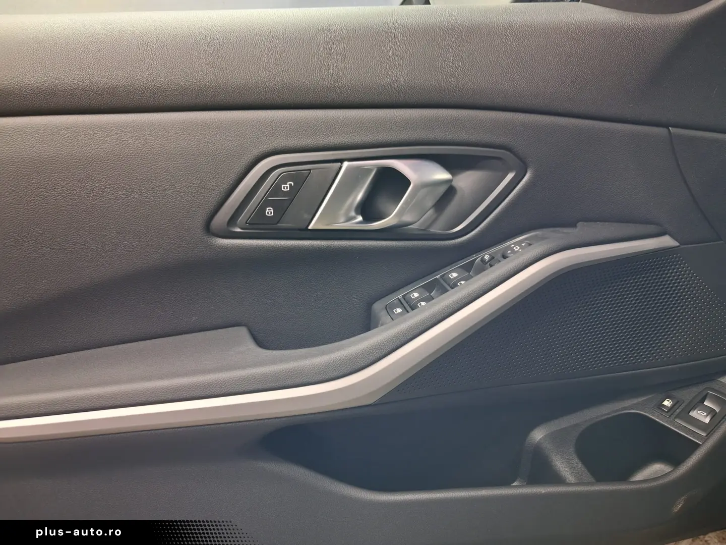 BMW SERIA 3 320e Business - Hybrid - Automatic - 163 CP