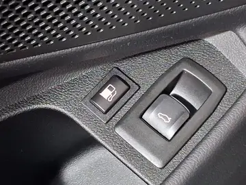 BMW SERIA 3 320e Business - Hybrid - Automatic - 163 CP