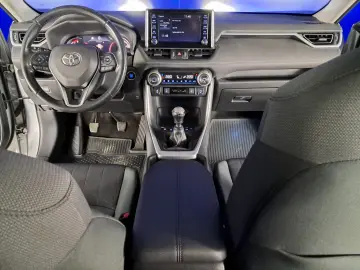Toyota RAV4 SUV 2019