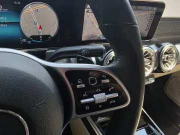 MERCEDES BENZ GLB 250 8G-DCT Progressive 2021