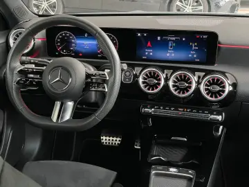 MERCEDES BENZ A 200 MHEV 7G-DCT 2024 AMG Line