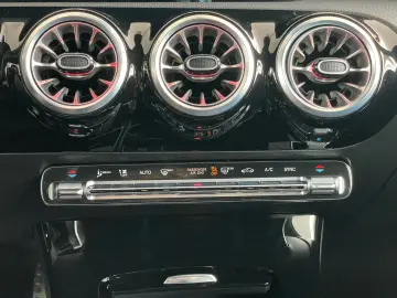 MERCEDES BENZ A 200 MHEV 7G-DCT 2024 AMG Line