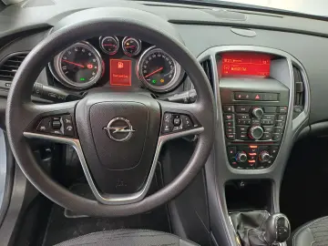 Opel Astra 1.4 Turbo Ecotec 140 CP