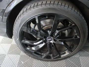 Q7 55 TFSI quattro S line AHK 22Zoll Luft HeadUP