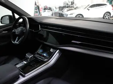 Q7 55 TFSI quattro S line AHK 22Zoll Luft HeadUP