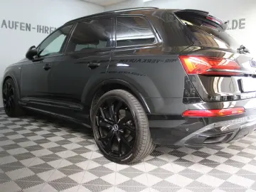 Q7 55 TFSI quattro S line AHK 22Zoll Luft HeadUP