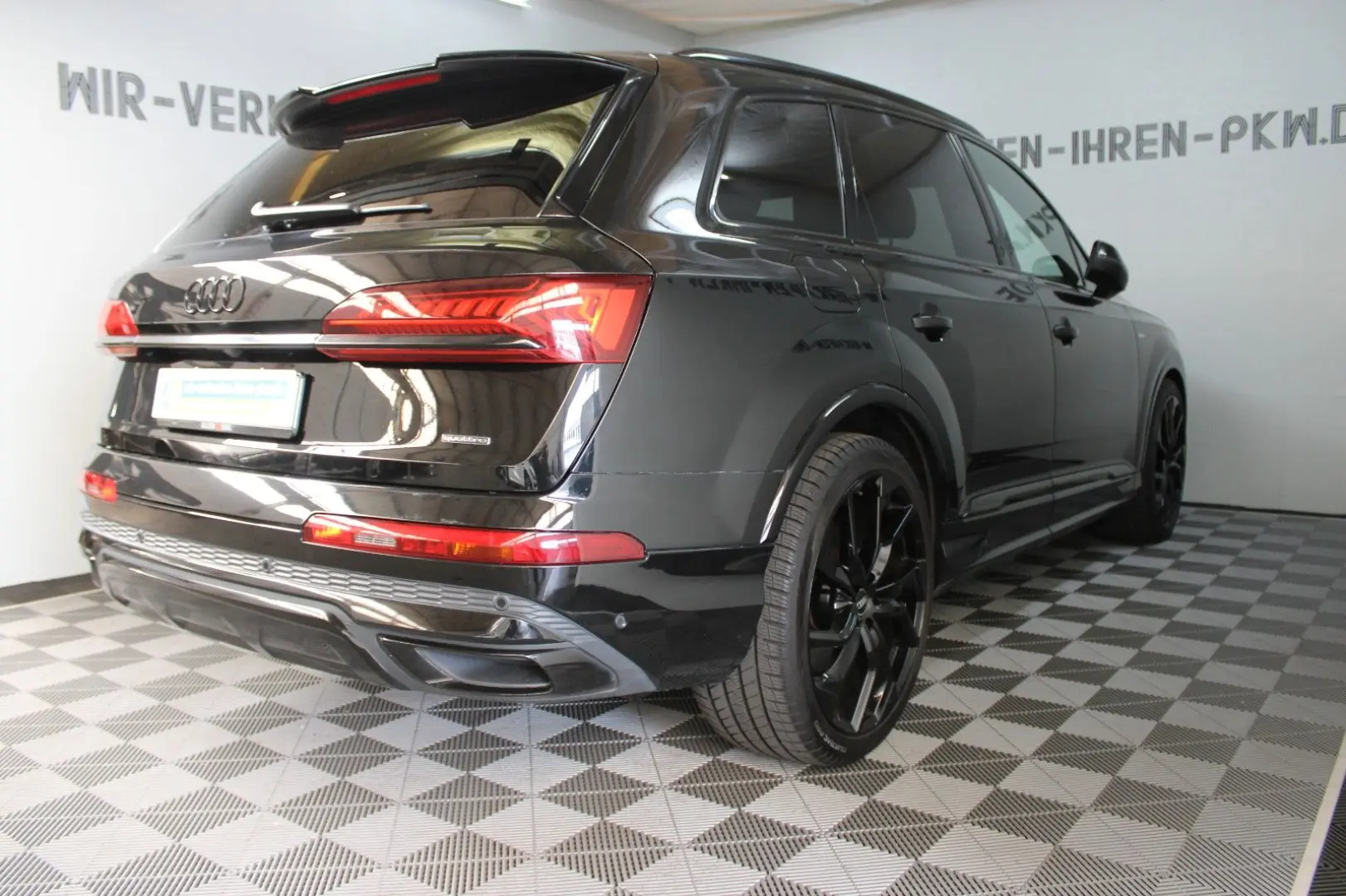 Q7 55 TFSI quattro S line AHK 22Zoll Luft HeadUP