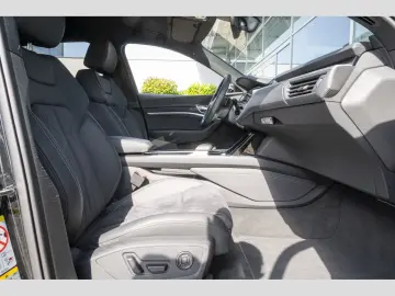 Q8 Sportback 50 S line HuD Matrix Optikp. e-tron