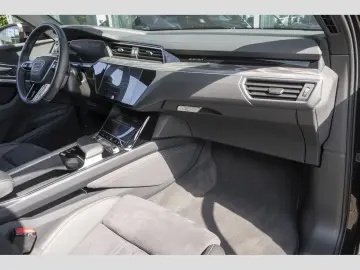 Q8 Sportback 50 S line HuD Matrix Optikp. e-tron
