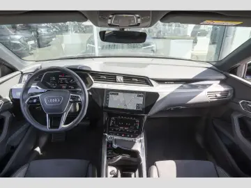 Q8 Sportback 50 S line HuD Matrix Optikp. e-tron