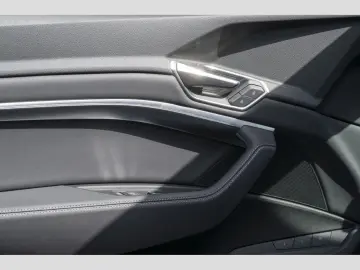 Q8 Sportback 50 S line HuD Matrix Optikp. e-tron