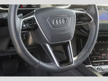 Q8 Sportback 50 S line HuD Matrix Optikp. e-tron