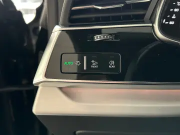 Q8 50 TDI qu. tiptr. S LINE AHZV AIR HD STHZG